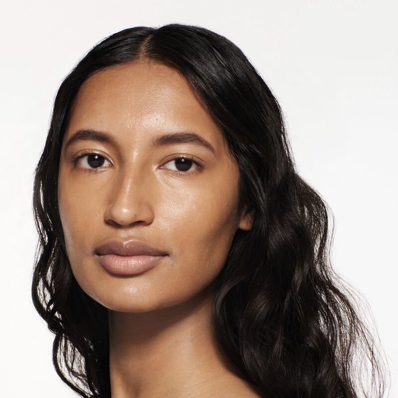 Revitalessence Skin Glow Foundation, 410