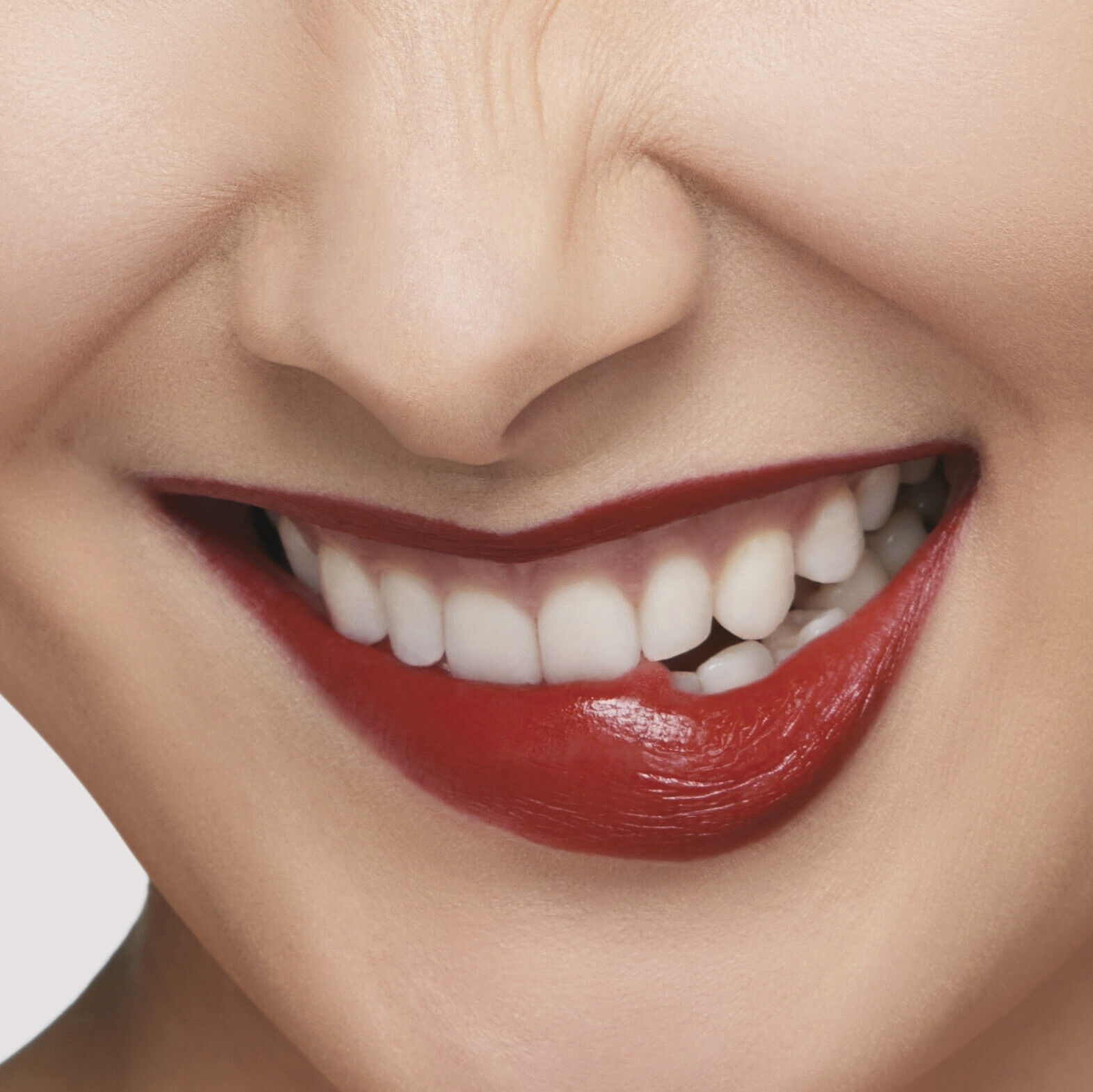 Rouge à lèvres TechnoSatin Gel, Main Frame