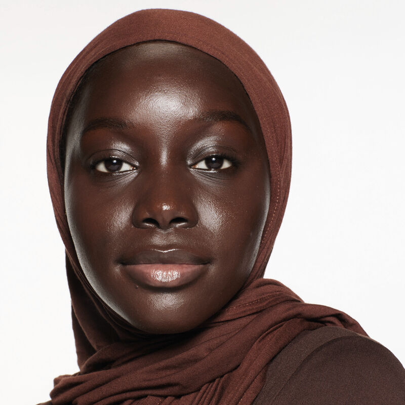 Revitalessence Skin Glow Foundation, 560