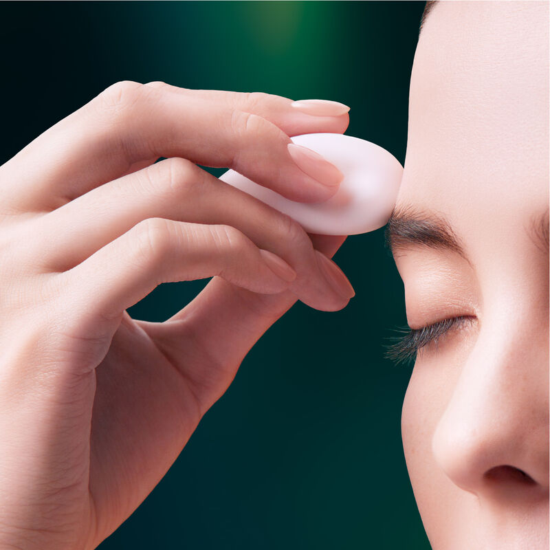 Crème pour les yeux éclat ultime à base du légendaire Enmei Future Solution LX,