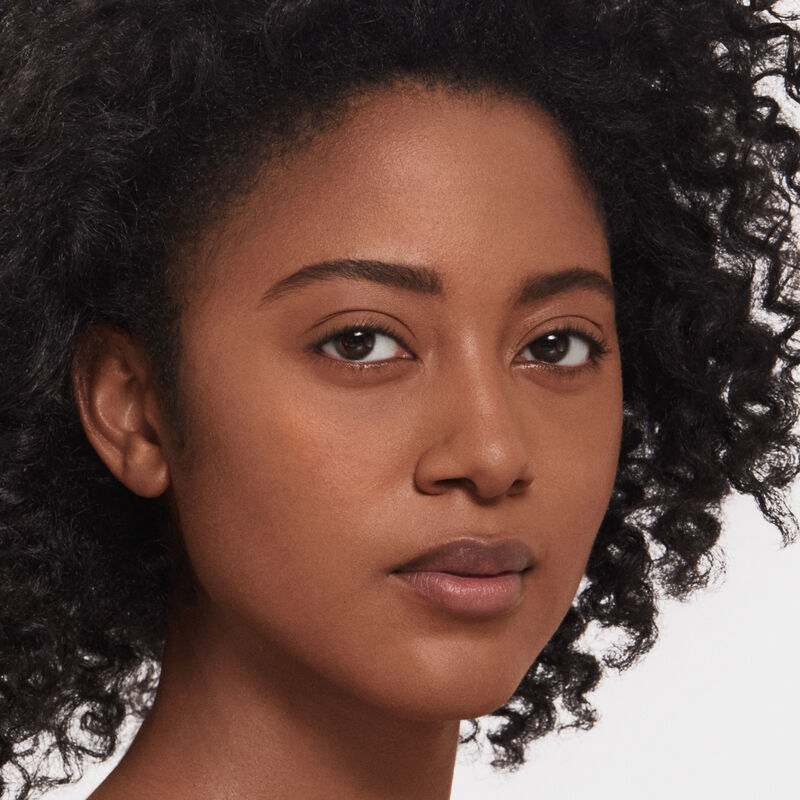 Self-Refreshing Foundation, Amber